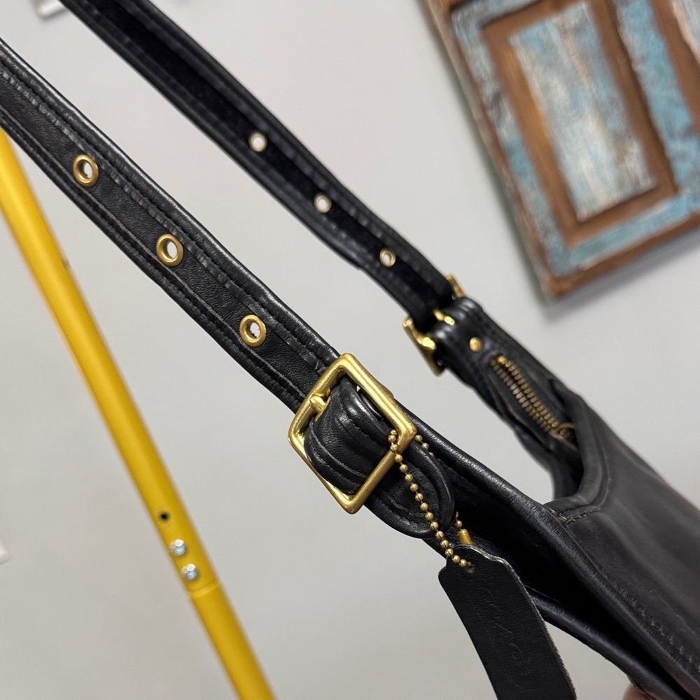 Coach vintage Y2K Janice Legacy Black Leather Bag with Gold Hardware - Picture 7 of 15